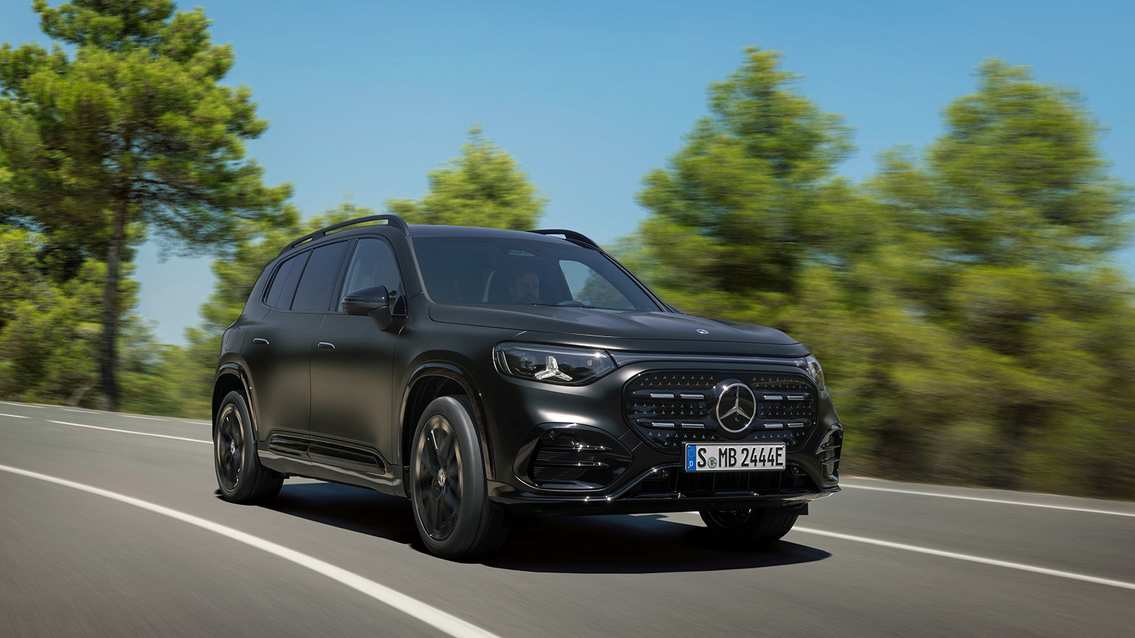 Επίσημη πρεμιέρα για τη νέα Mercedes GLB  